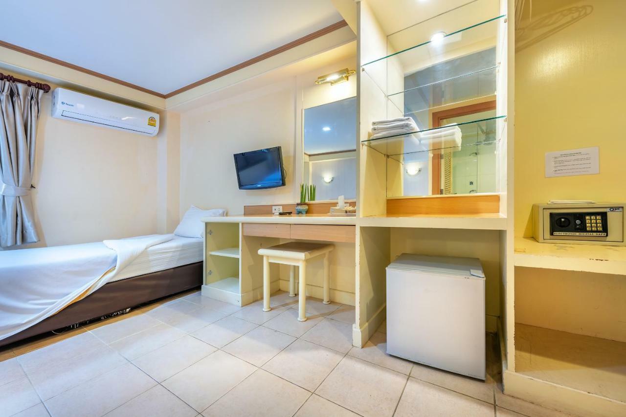 Patong Beachfront Boutique Hotel Экстерьер фото